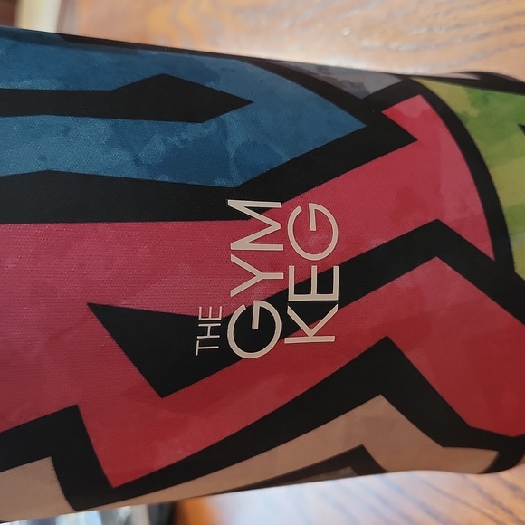 Gym Keg Rebel Water Bottle - Picture 4 of 13